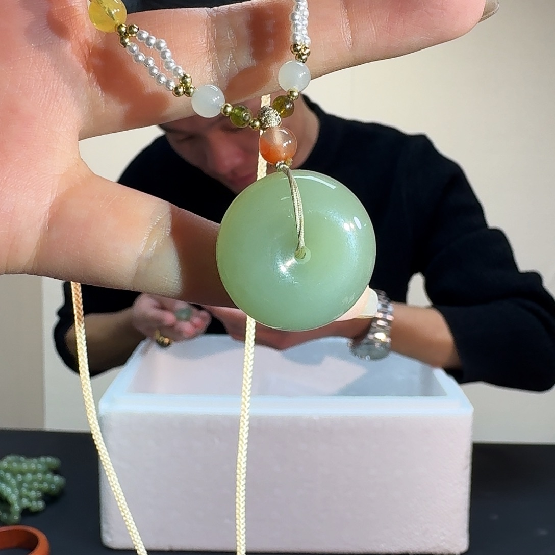 和田玉吊坠未镶嵌