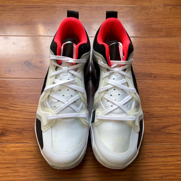 37代低帮 46码 正品篮球鞋