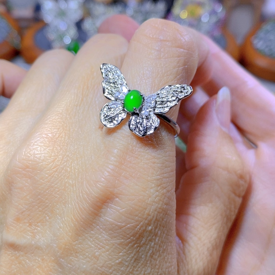 翡翠颈饰银S925镶嵌天然翡翠