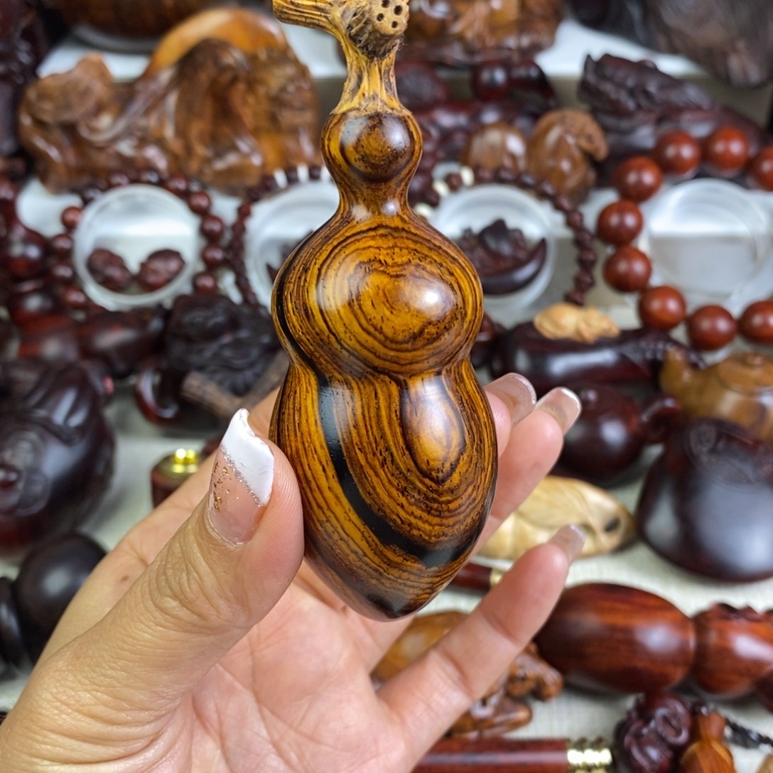 绝***K木微凹黄檀葫芦手把件