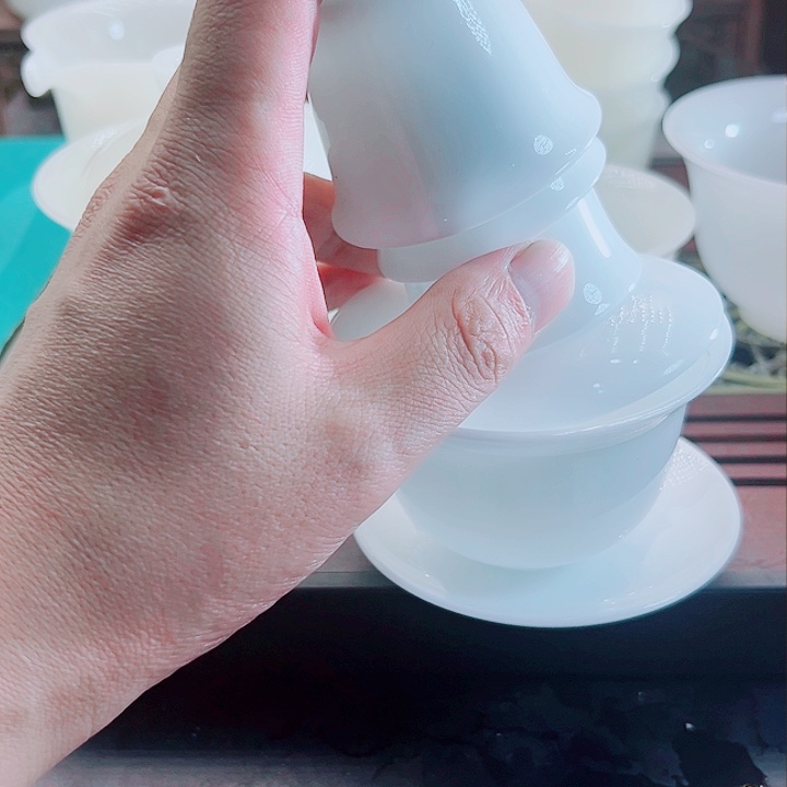 +4个一个杯子要八块吧，随便算