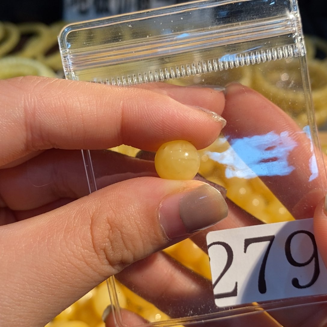 未镶嵌琥珀珠宝奇石279