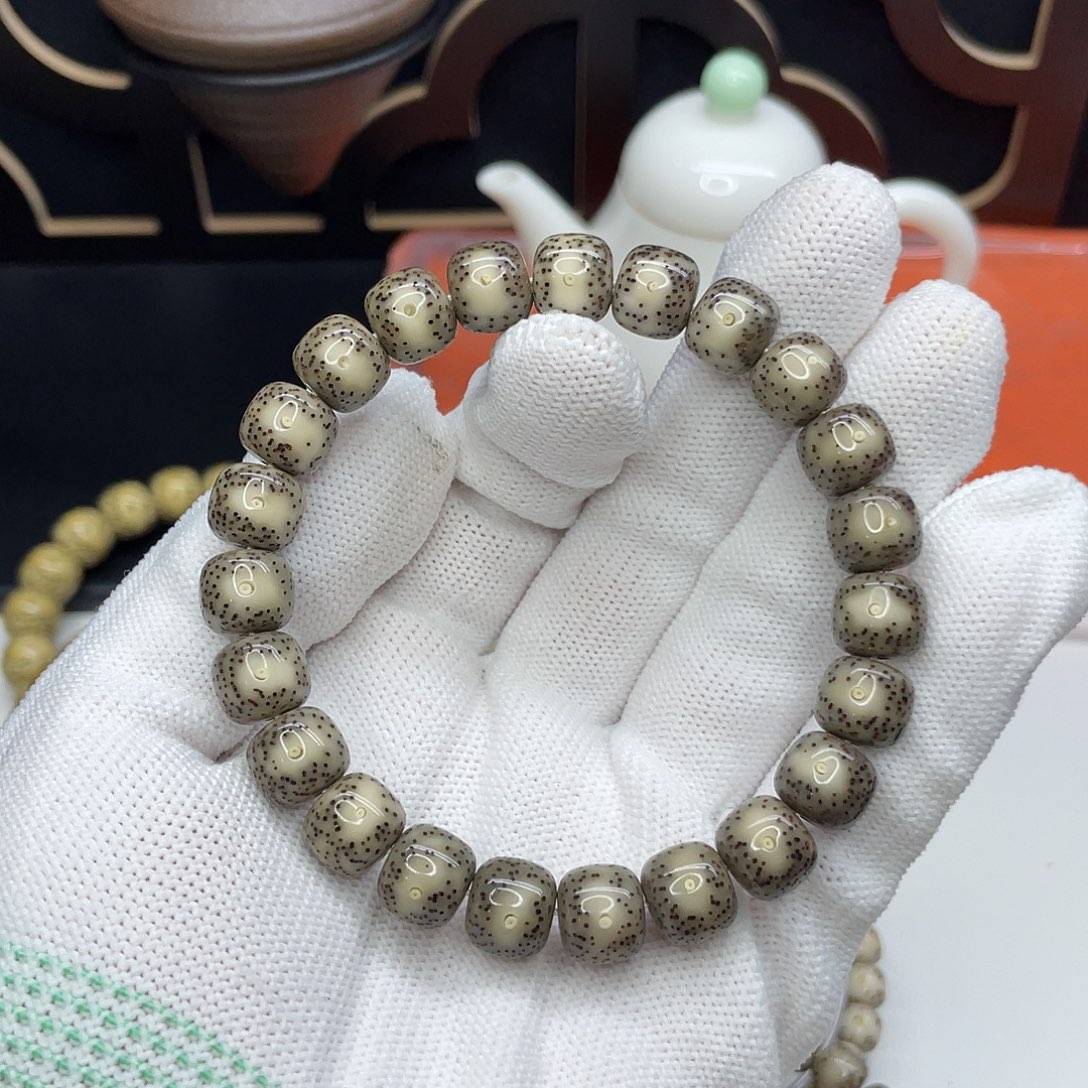 星月菩提吊坠11。10/9黑冰黄金瞳