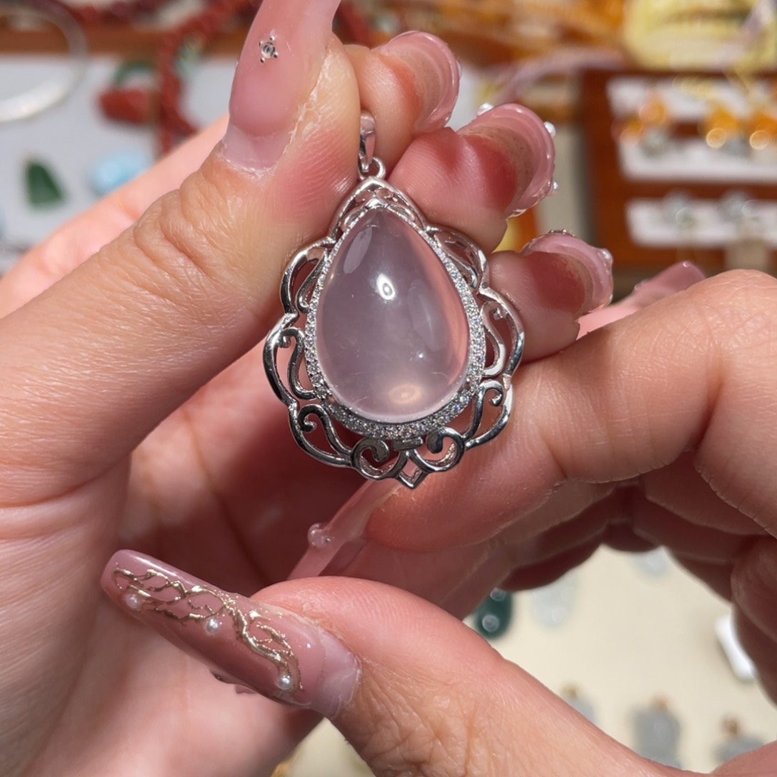 水晶吊坠(不含链)未镶嵌