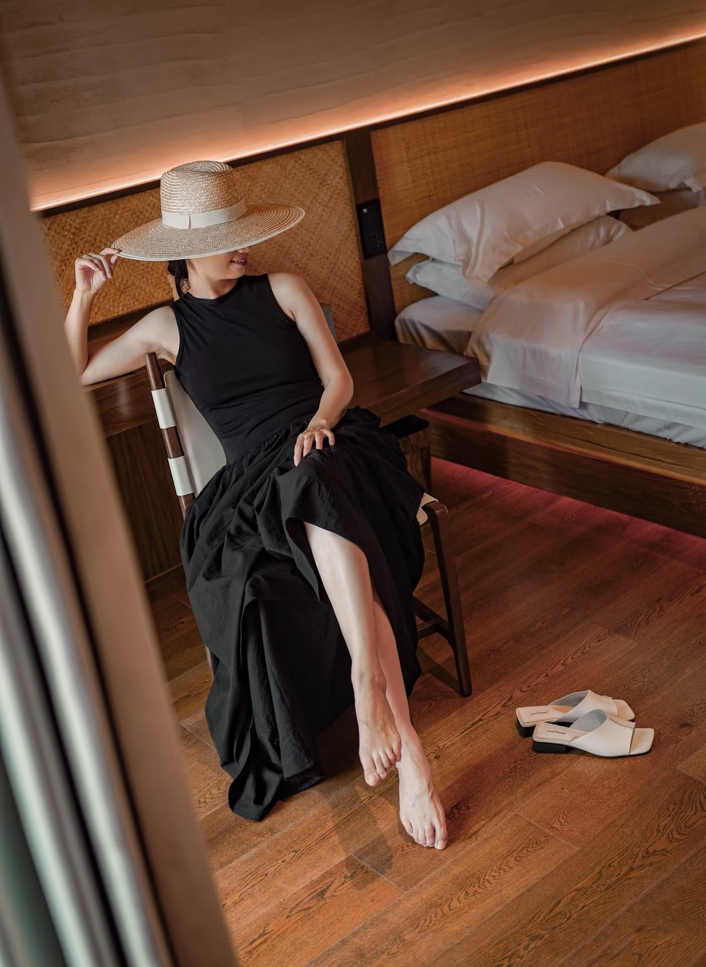 GR直播间高品黑色露背修身显瘦小众夏季气质轻奢女装裙子专拍链接