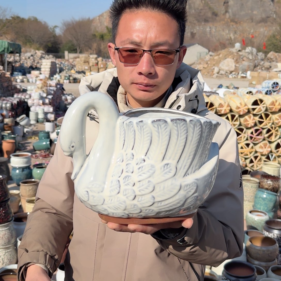 紫砂花盆鹅白色一个一个