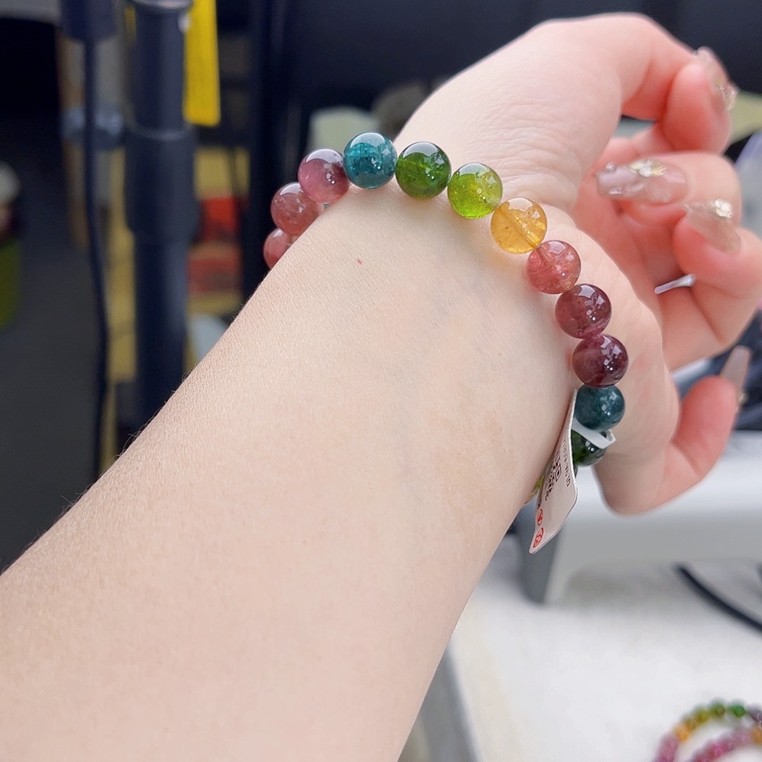 碧玺9mm多样性发一件碧玺未镶嵌琦*?