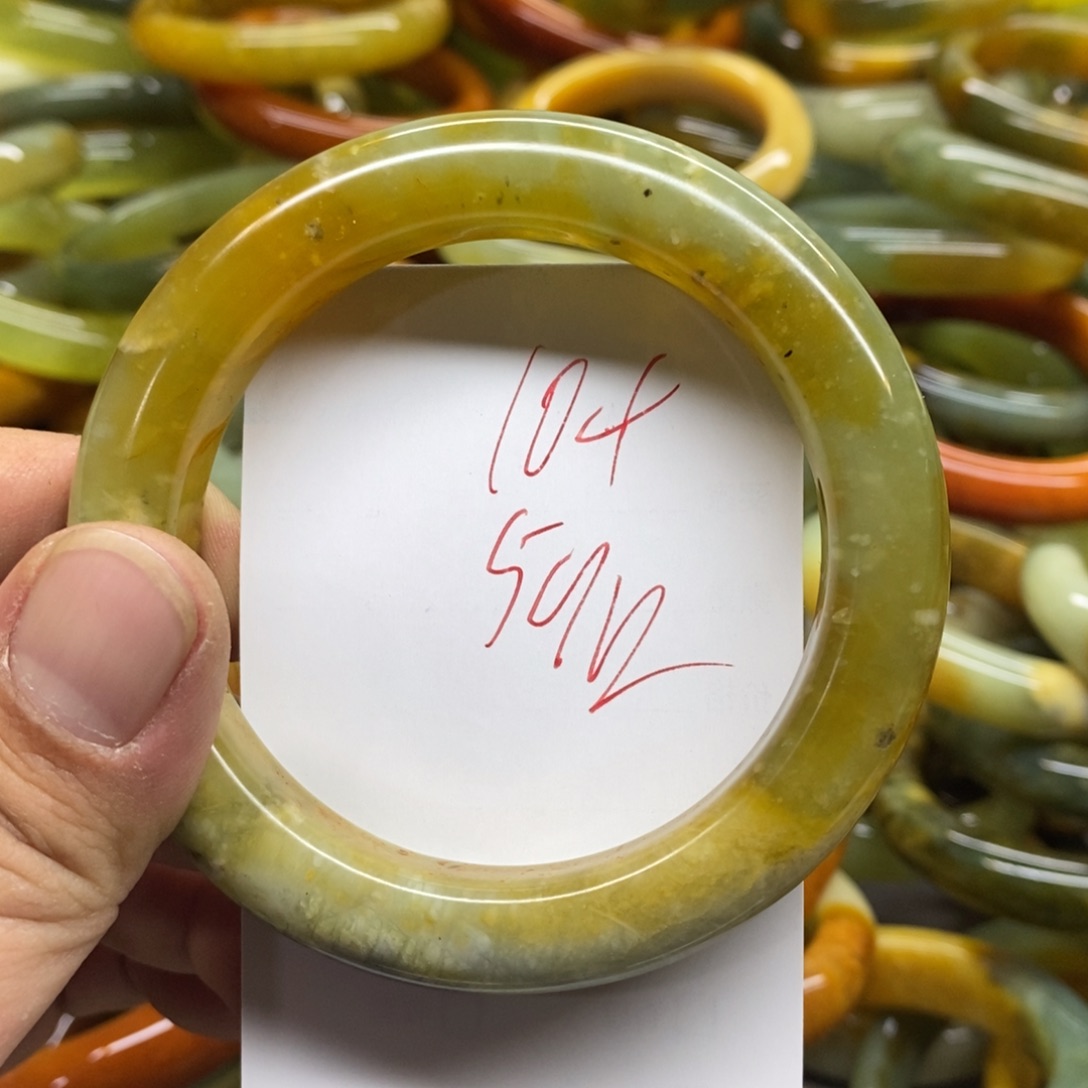 蛇纹石玉未镶嵌手镯