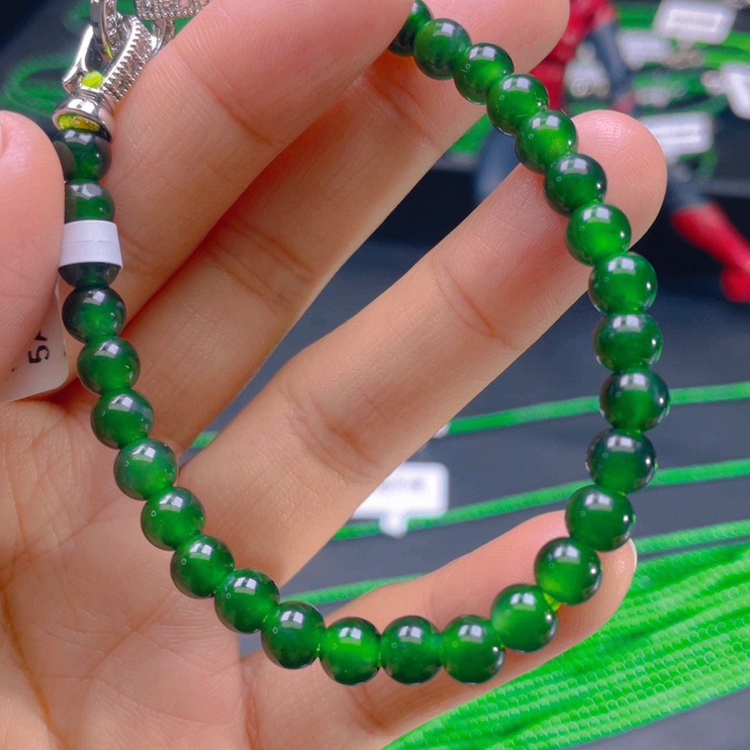 翡翠颈饰未镶嵌，1