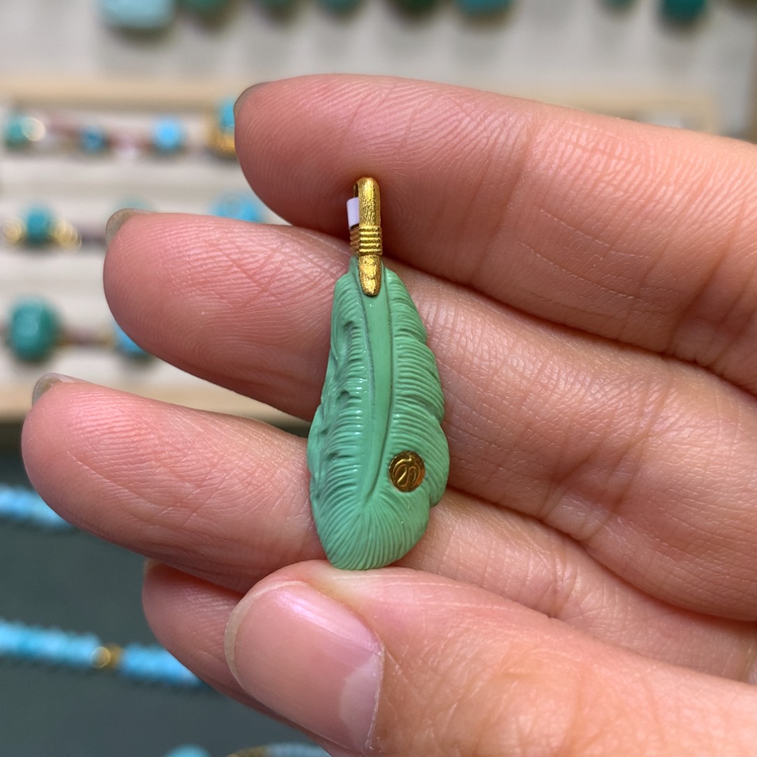 绿松石挂件18K金镶嵌