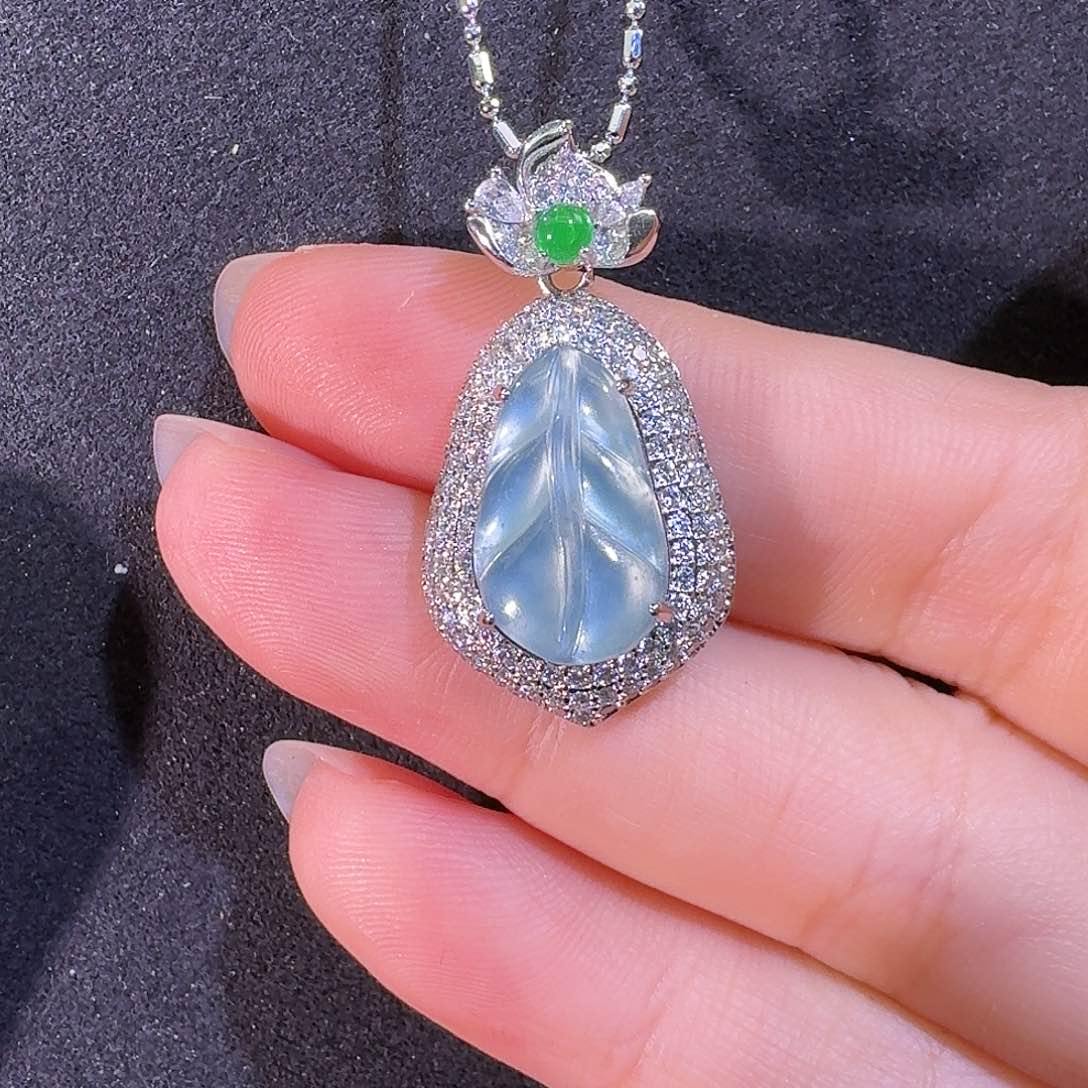 翡翠未镶嵌吊坠(不含链)琵琶叶