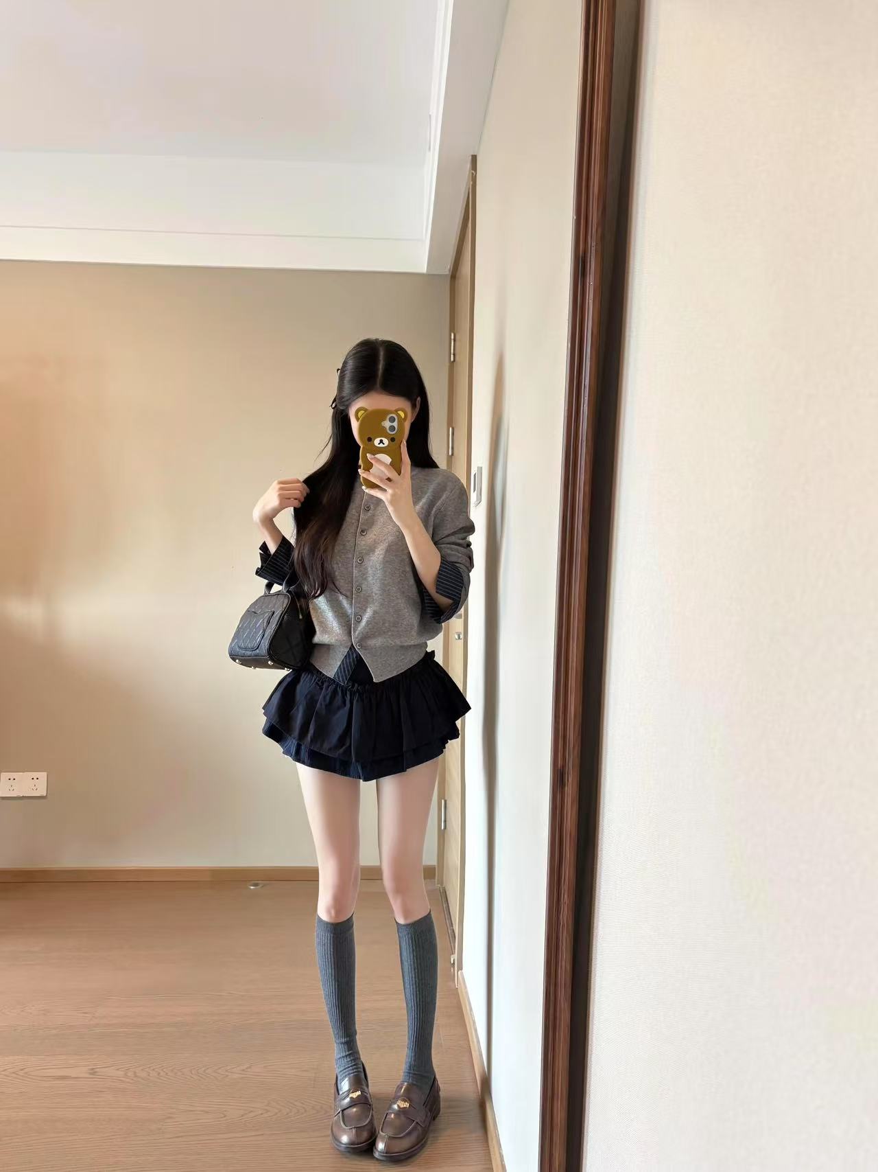 灰色针织开衫套装女早秋新款2025年韩系宽松外套气质花苞裙