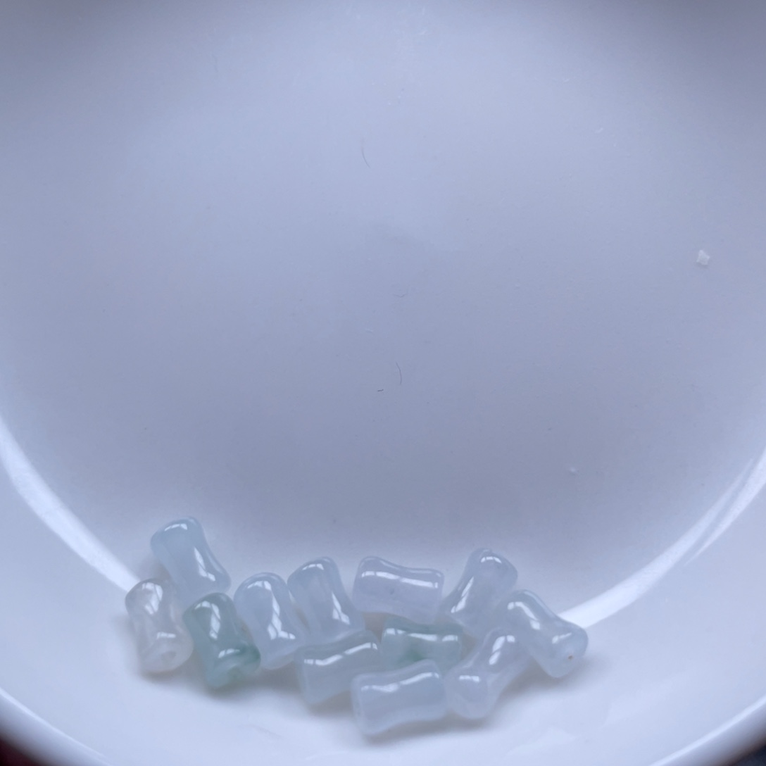 翡翠散珠小蛮腰12颗