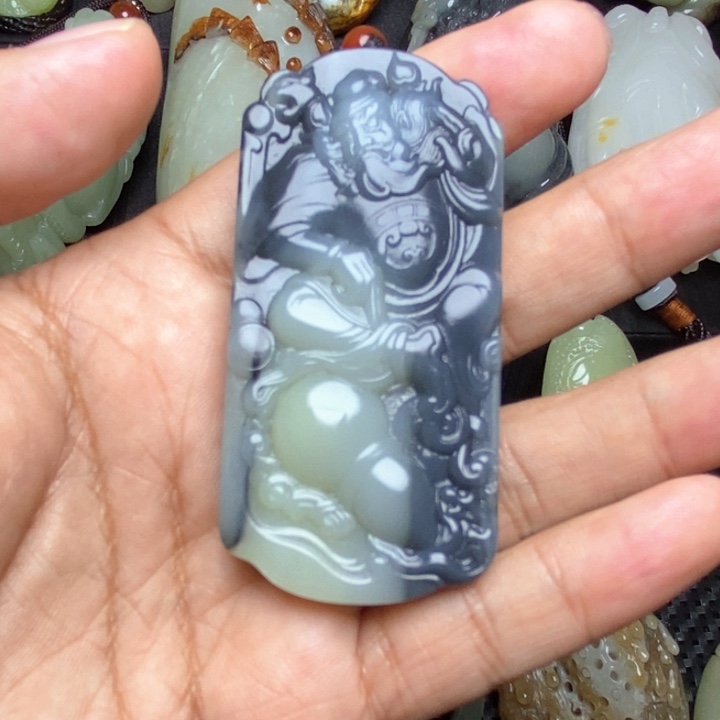 颈饰未镶嵌和田玉萨*姆