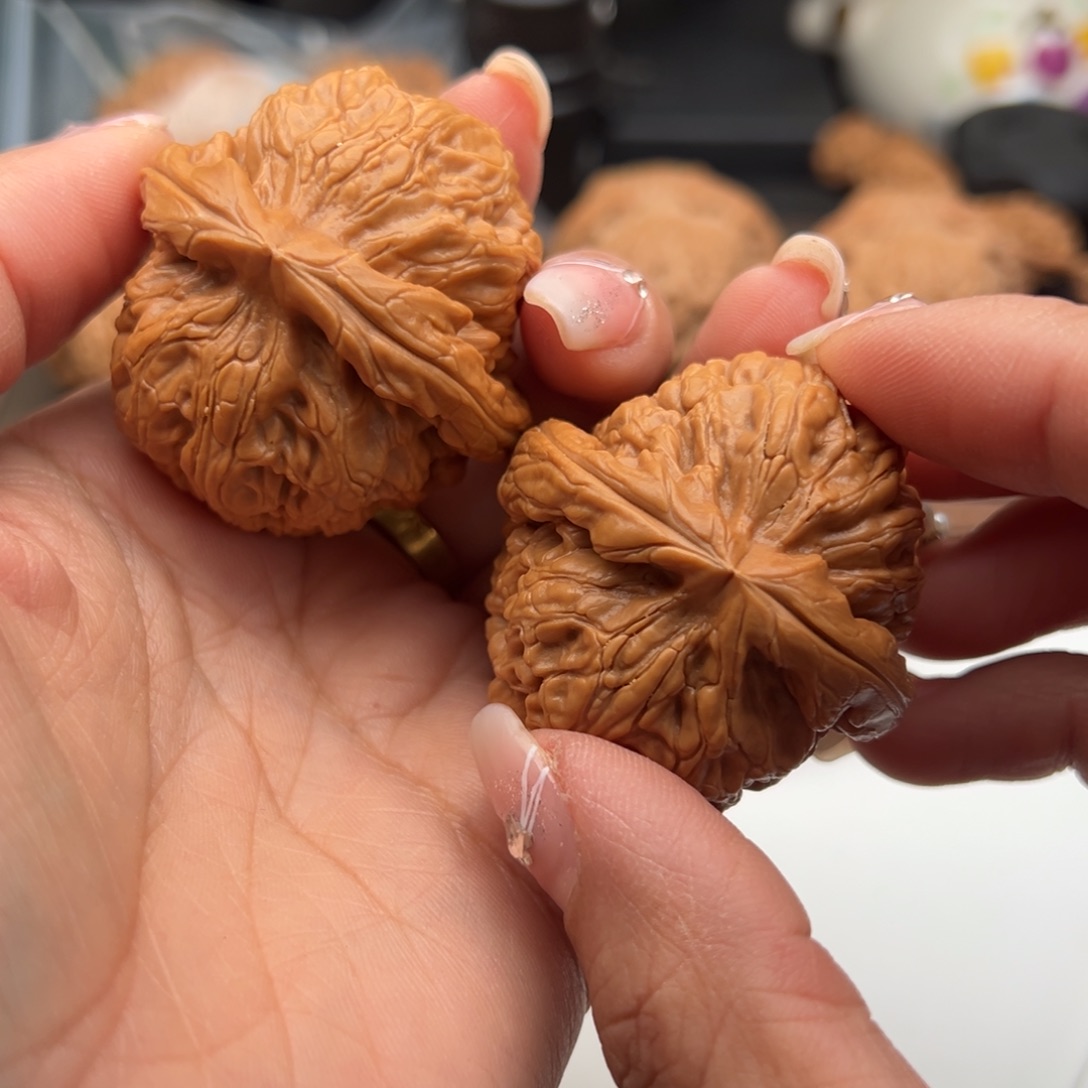 文玩核桃把件红锦鲤45