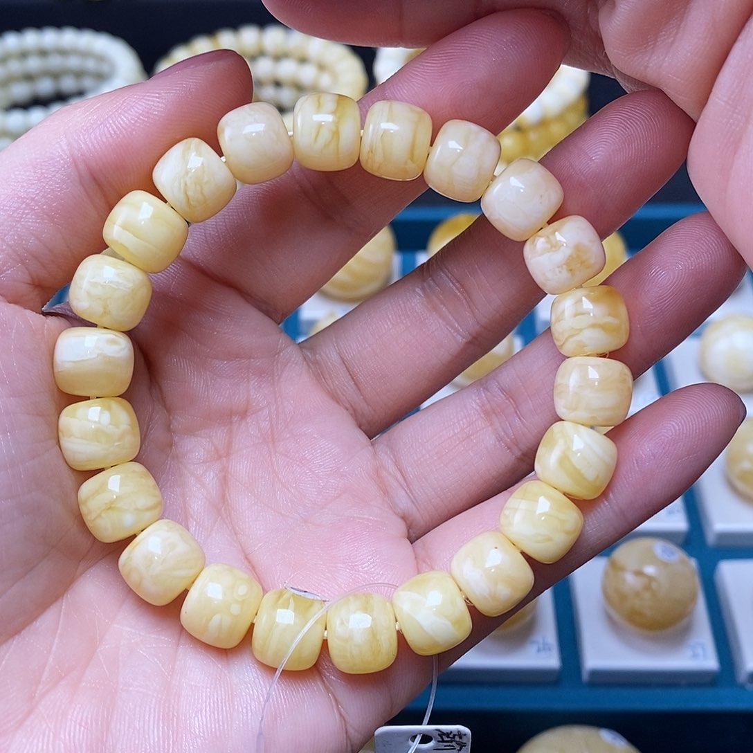 蜜蜡珠宝奇石未镶嵌