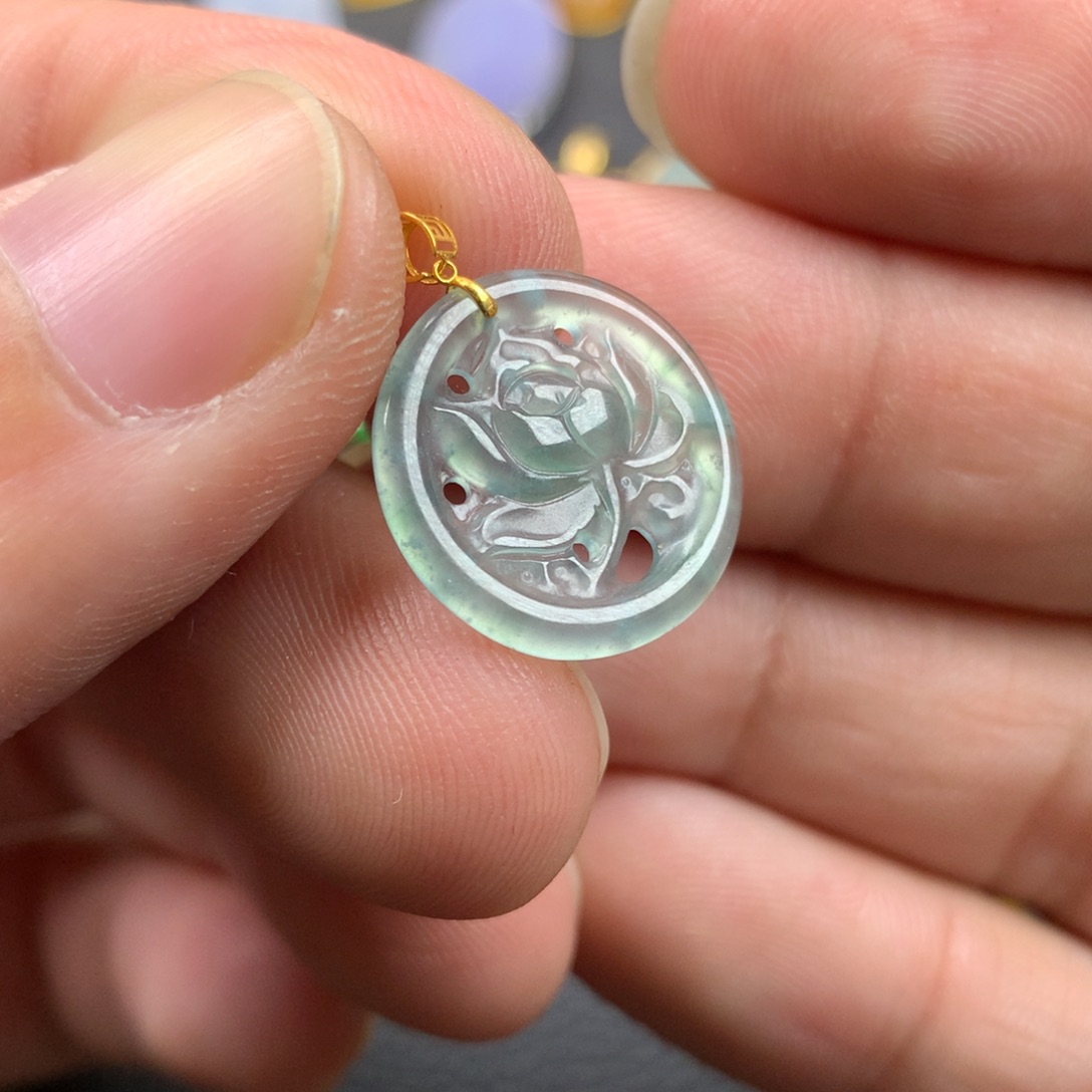 【闪购商品】颈饰18K金镶嵌翡翠翡翠