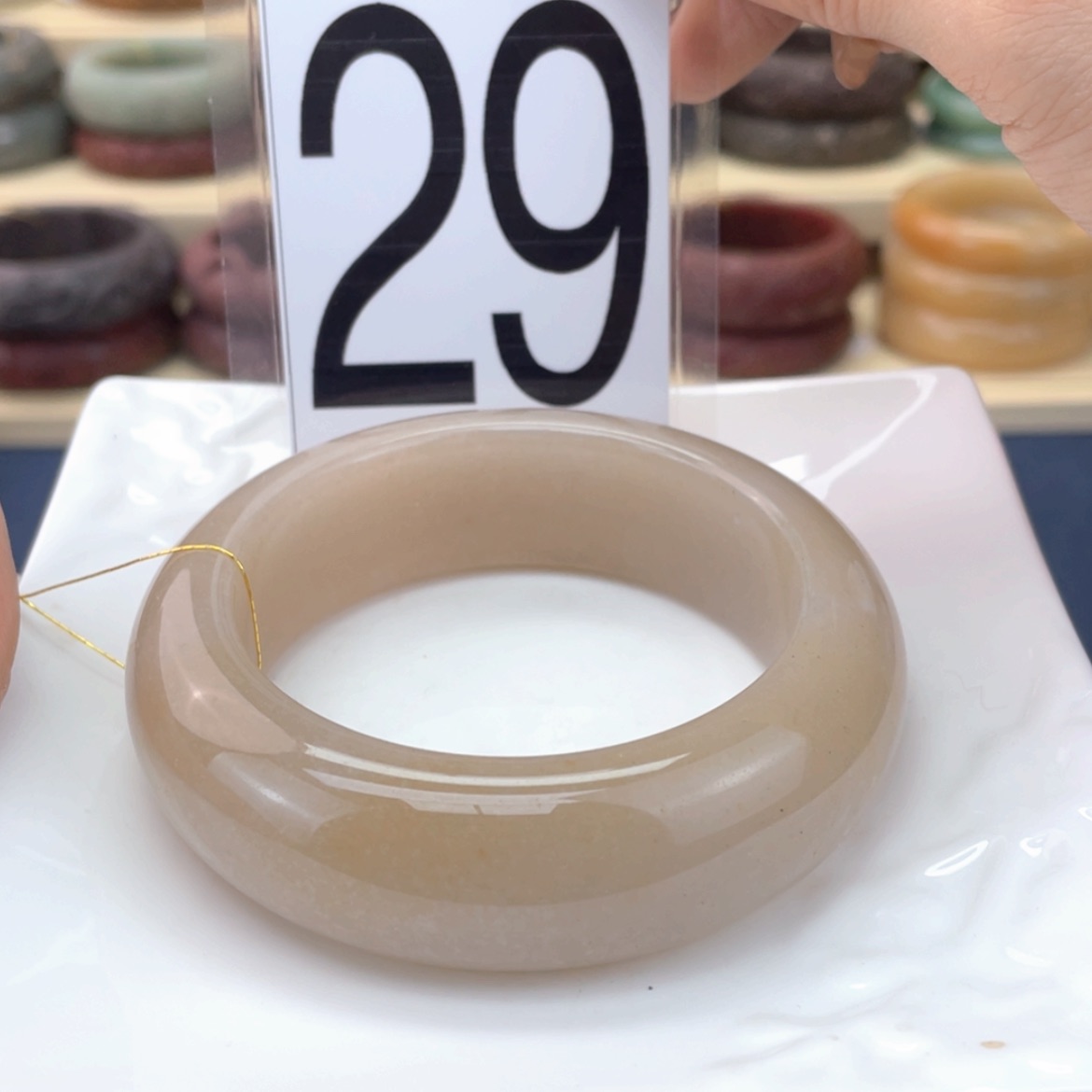 【闪购商品】石英质玉手镯未镶嵌