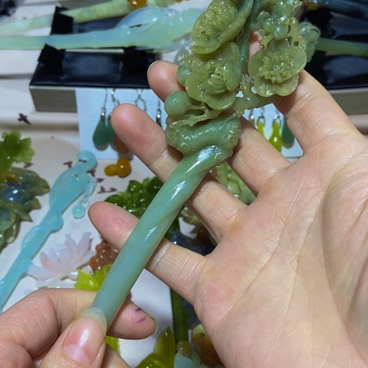 蛇纹石玉发簪未镶嵌七*娘