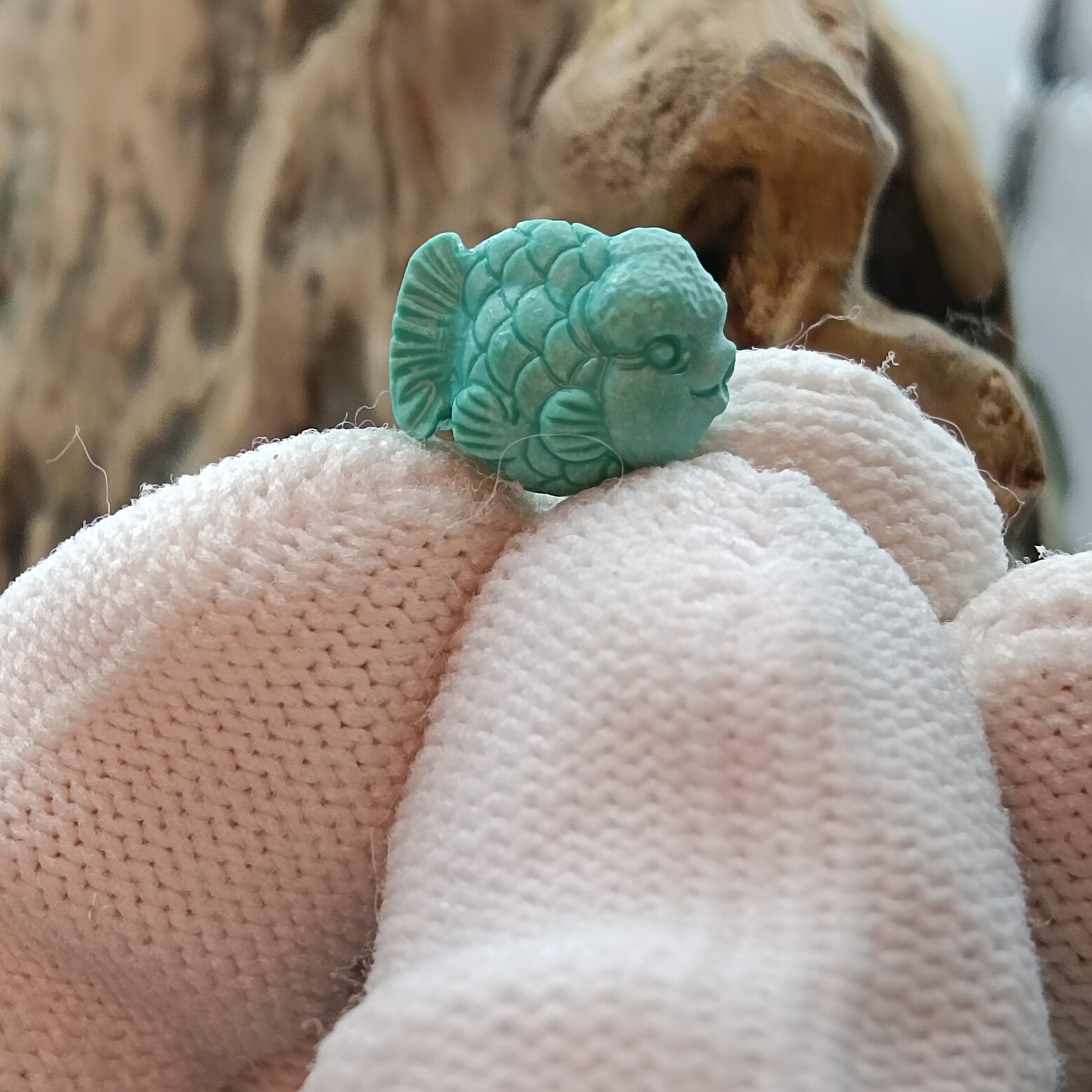 原矿绿松石高瓷精雕可爱鱼鱼胖头鱼