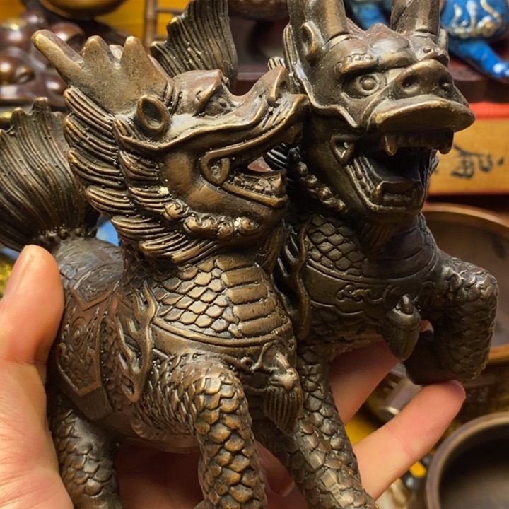 铜器摆件做工精良