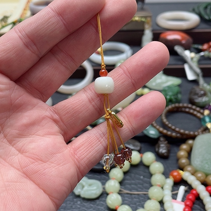 和田玉吊坠未镶嵌