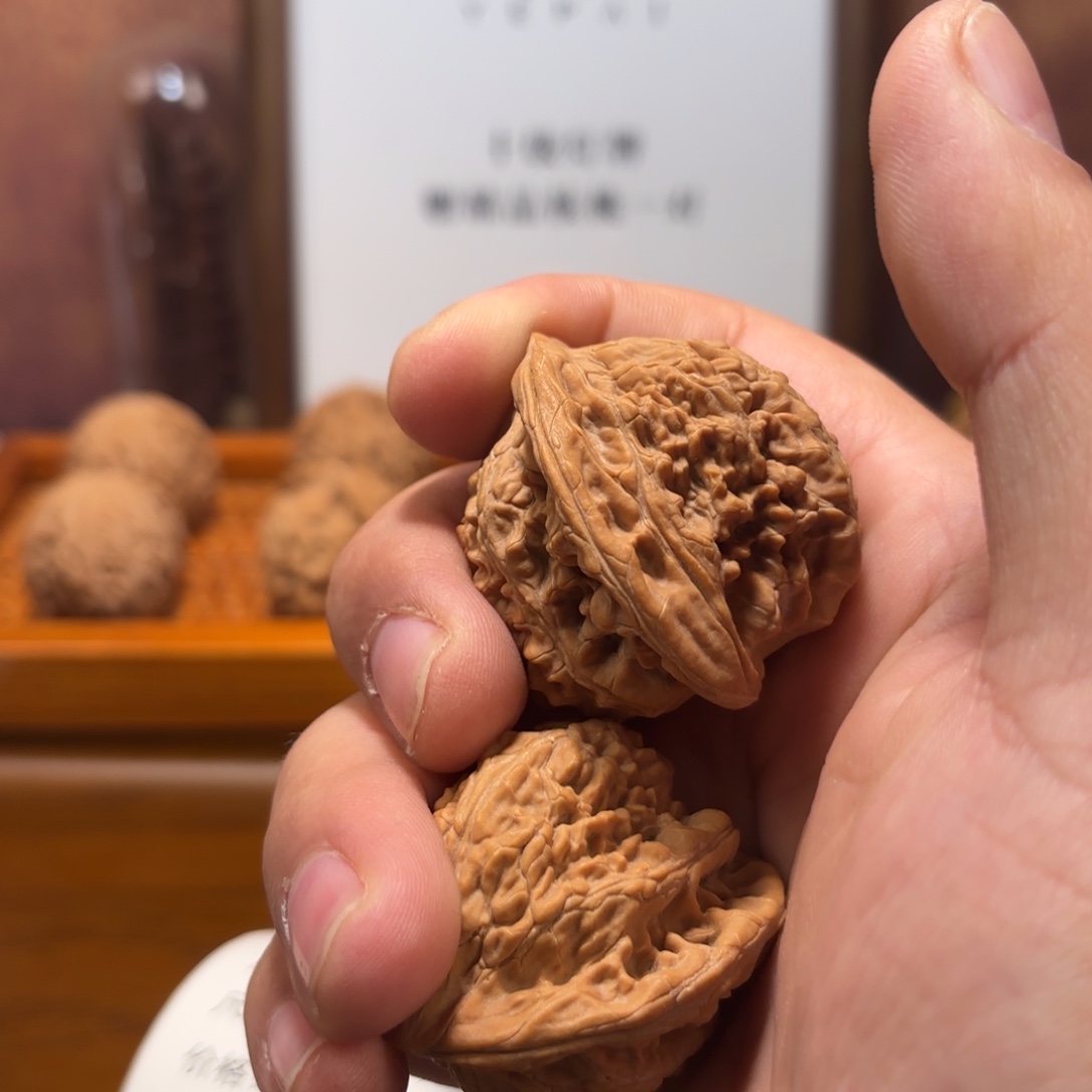 陈***腾吊坠文玩核桃望月Q5828