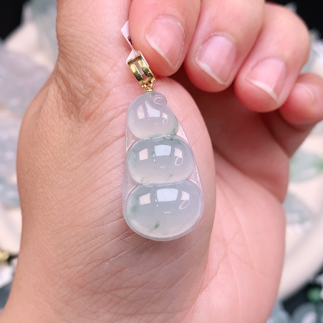 翡翠颈饰18K金镶嵌丸**子冰胶飘绿豆子