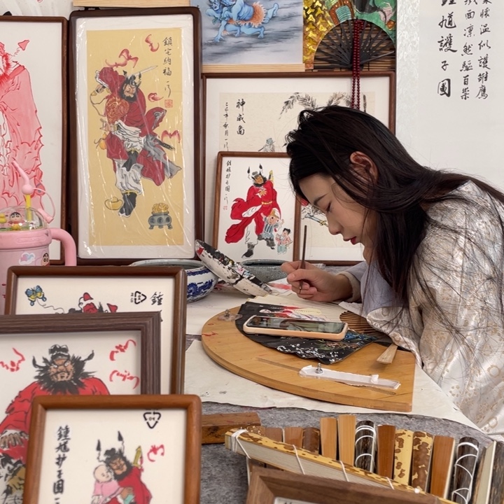 势***行国画李老师李老师李老师