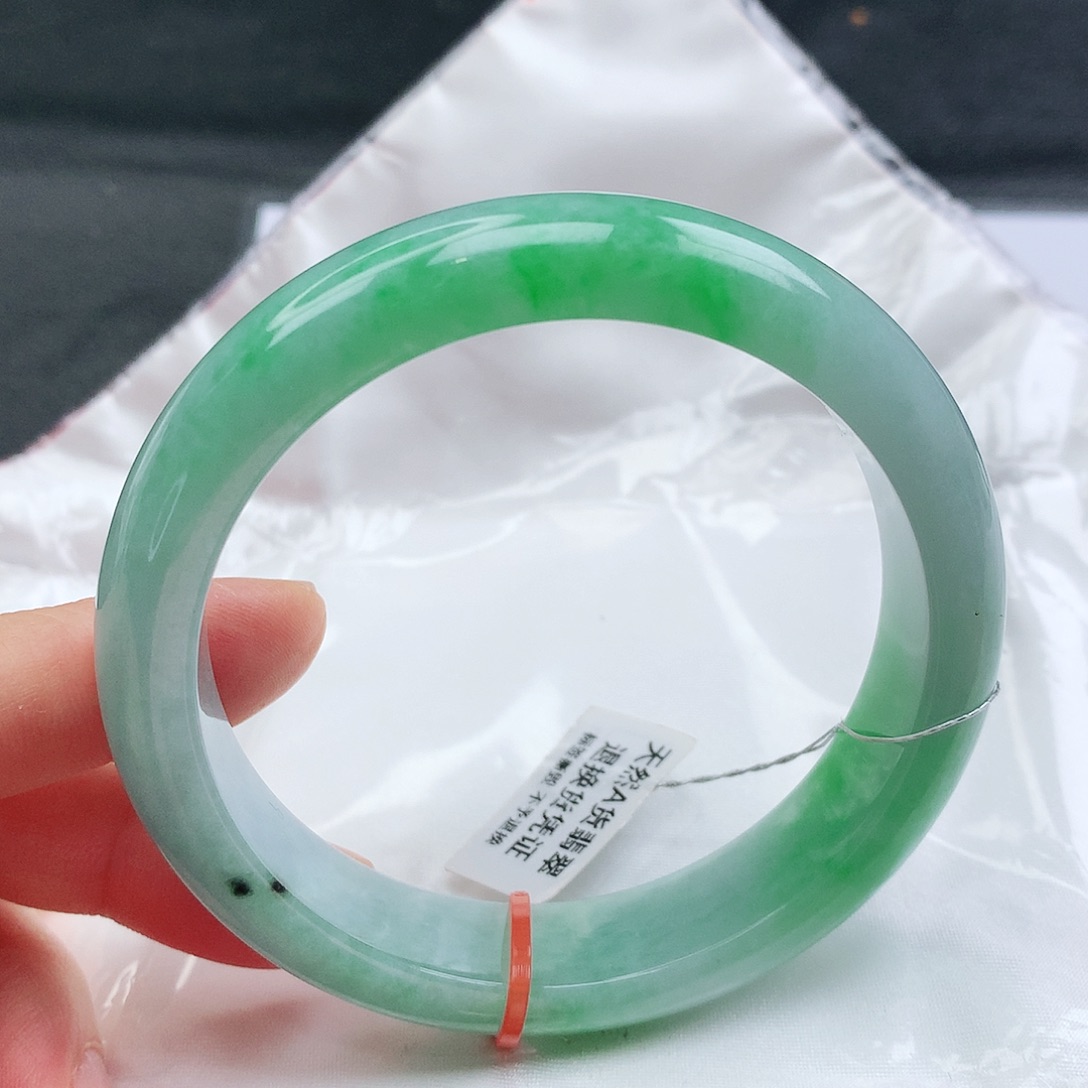 翡翠手镯未镶嵌天然翡翠手镯