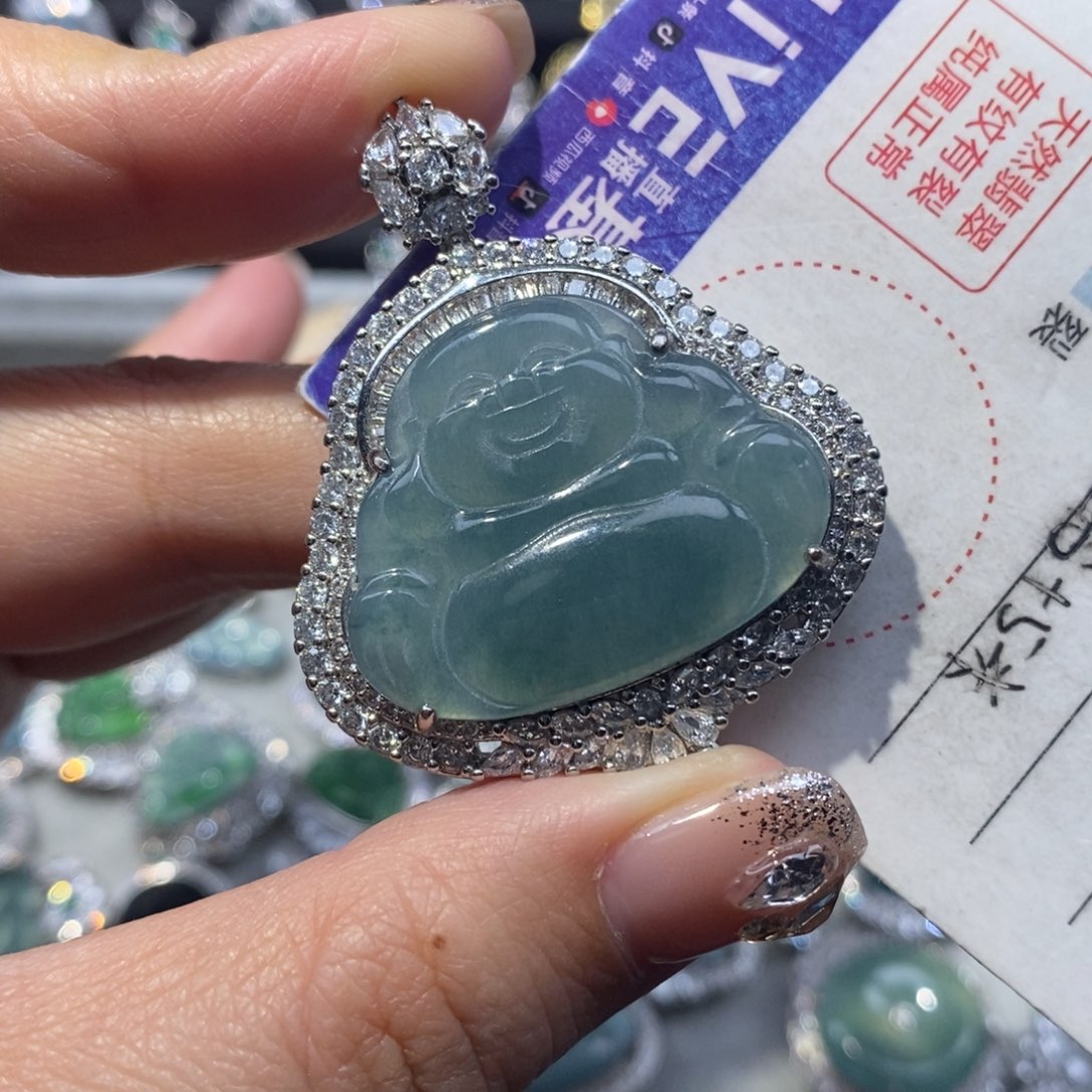 翡翠颈饰未镶嵌翡翠