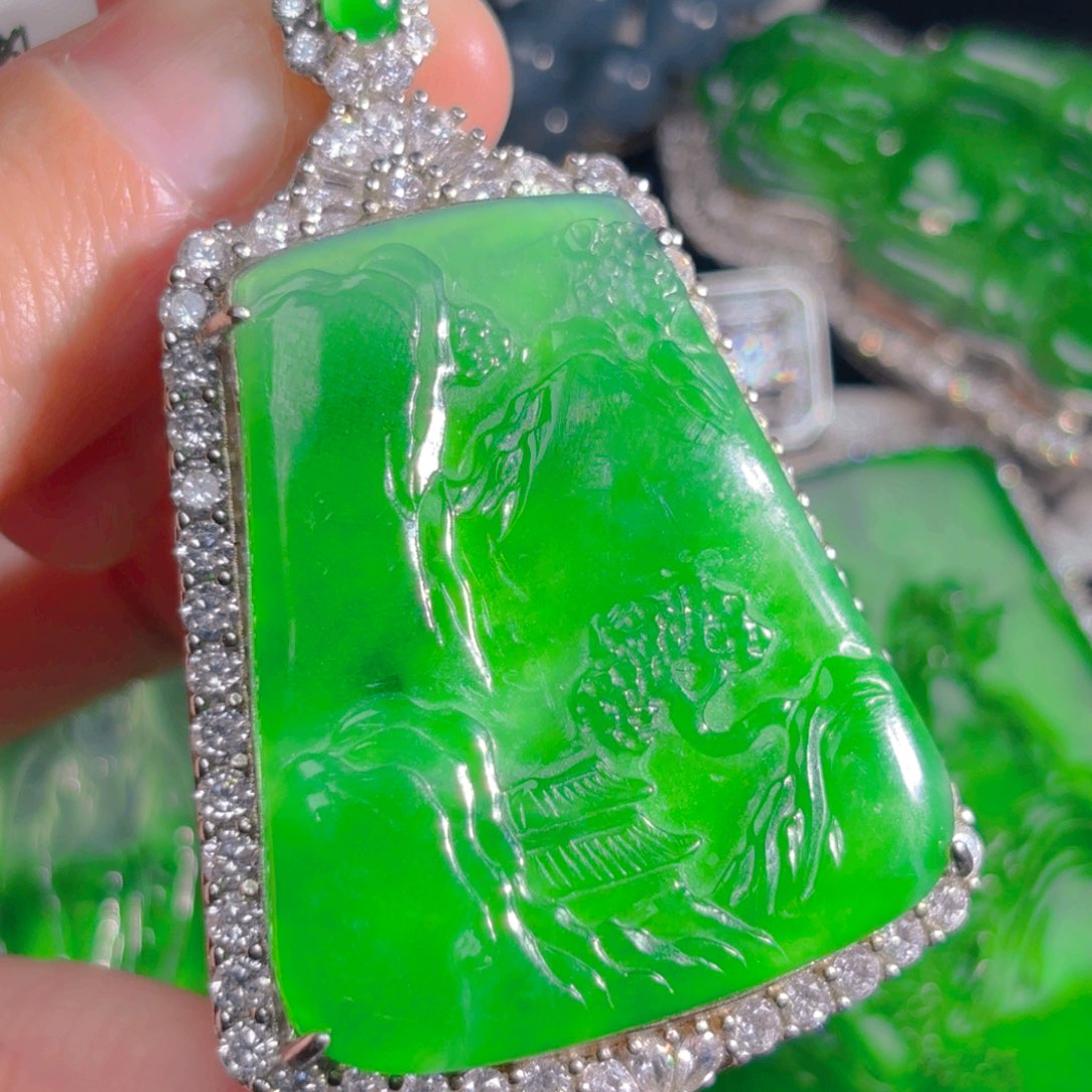 翡翠颈饰银S925镶嵌山水牌