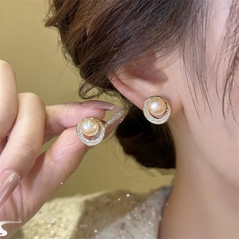 铜合金耳饰 法式设计感简约圆形珠珠耳钉女高级感复古耳饰E1747