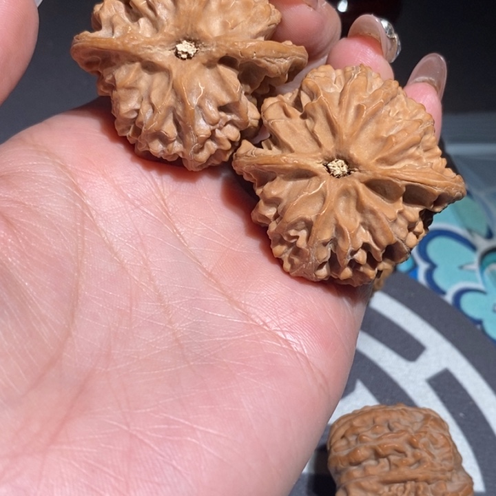 文玩核桃把件苏***根文玩