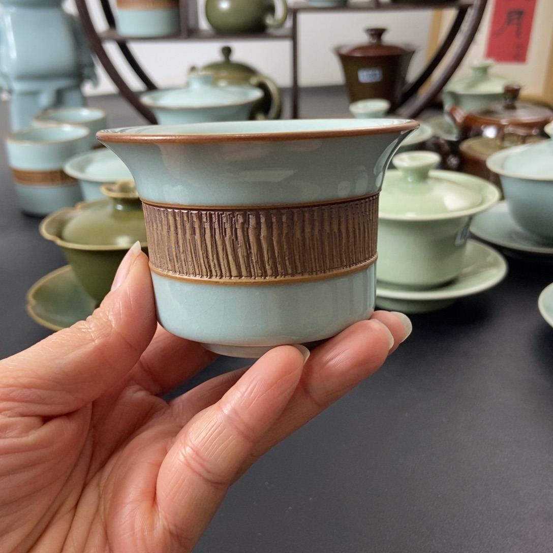 重工天青釉马蹄杯