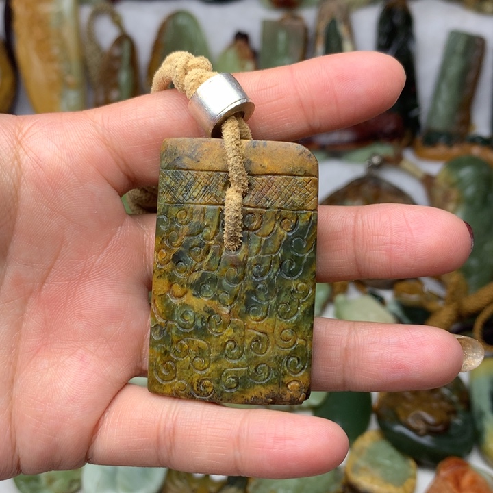 岫岩河磨玉（透闪石质玉）挂件未镶嵌