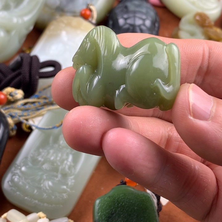 和田玉颈饰未镶嵌