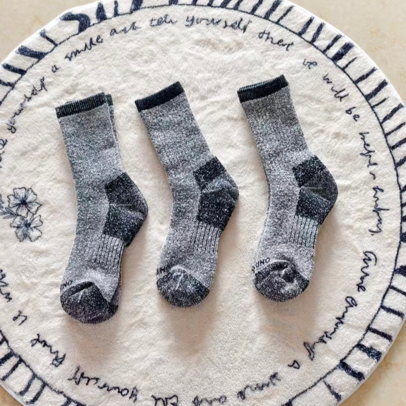 男士透气防臭加厚中筒保暖吸汗秋冬袜子