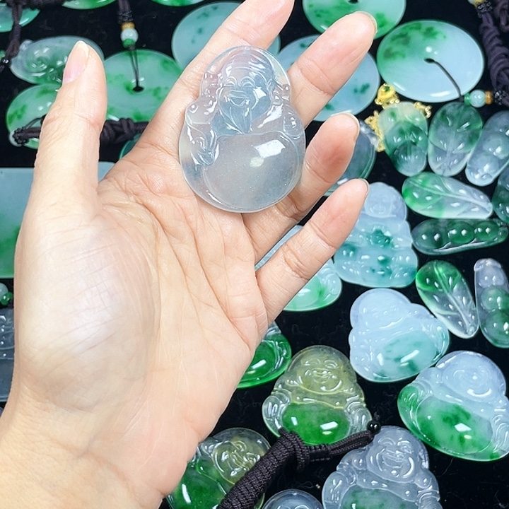 用***峰翡翠未镶嵌颈饰吊坠