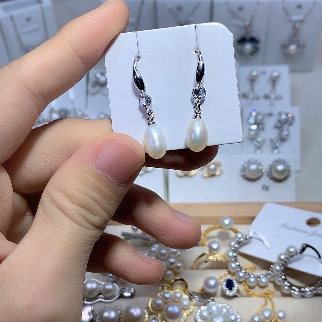 淡水珍珠银S925镶嵌耳坠