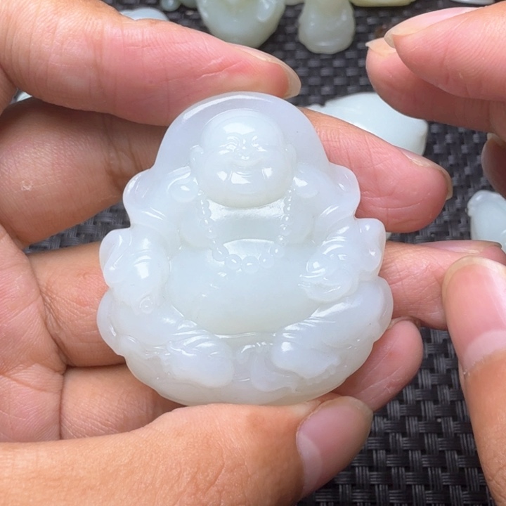 和田玉未镶嵌挂件缘*