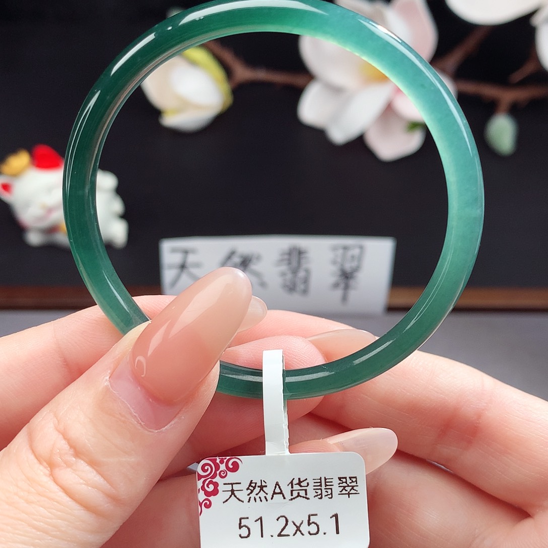 翡翠手镯（圆镯）未镶嵌