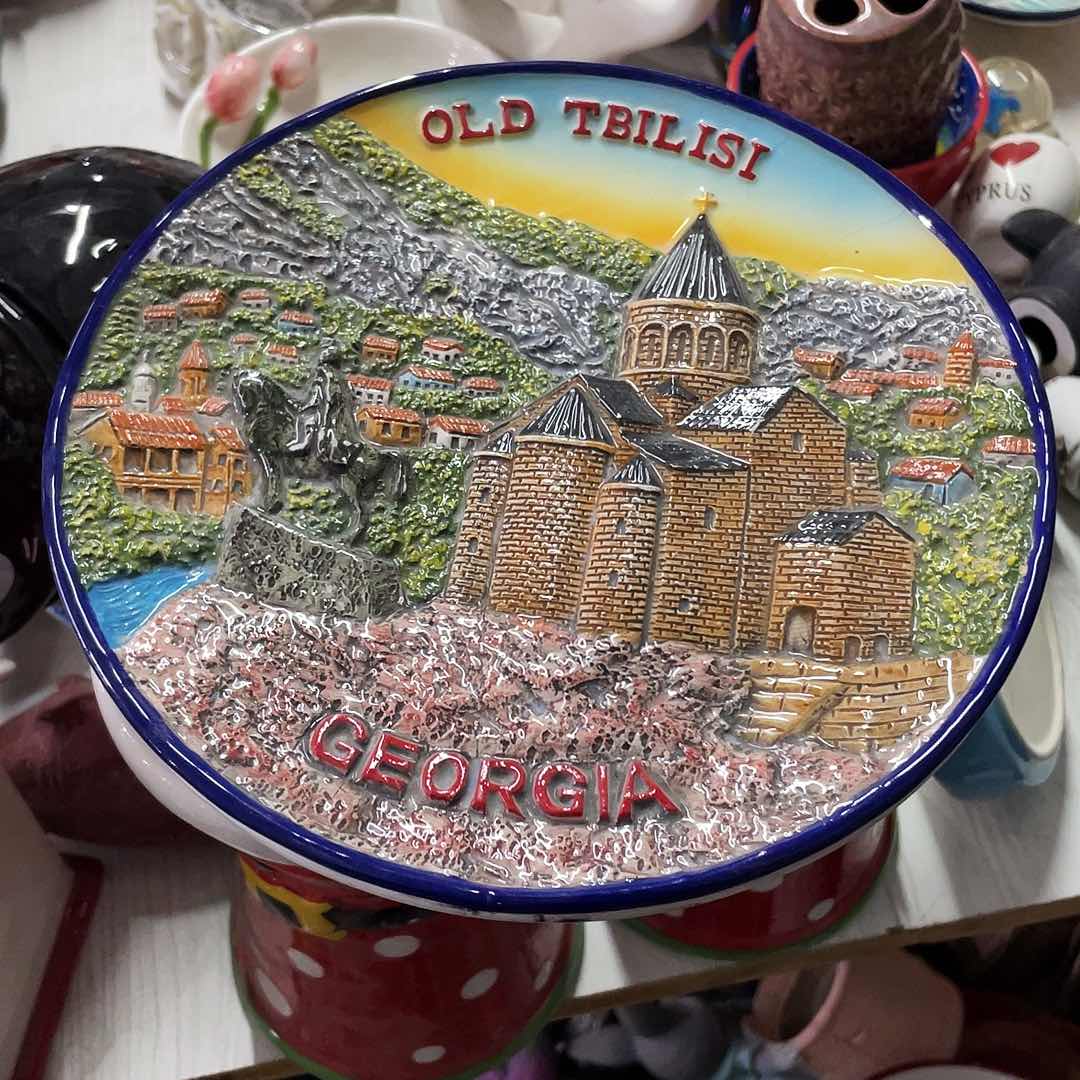 摆件  磕碰。封釉。       