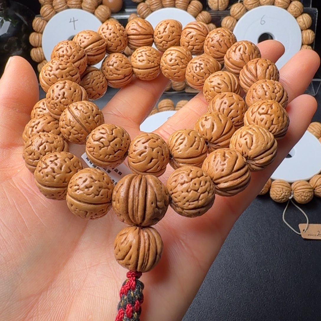 桃核手串盘锦野生大肌肉