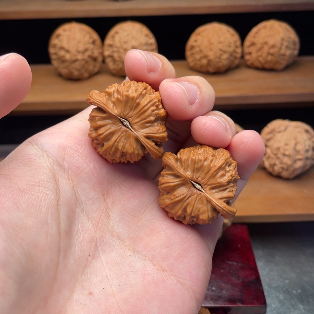 文玩核桃把件35红皮精配三角白实木气门