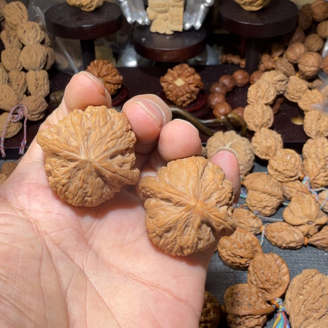 把件文玩核桃绣球39