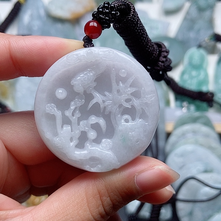 翡翠颈饰未镶嵌翡翠