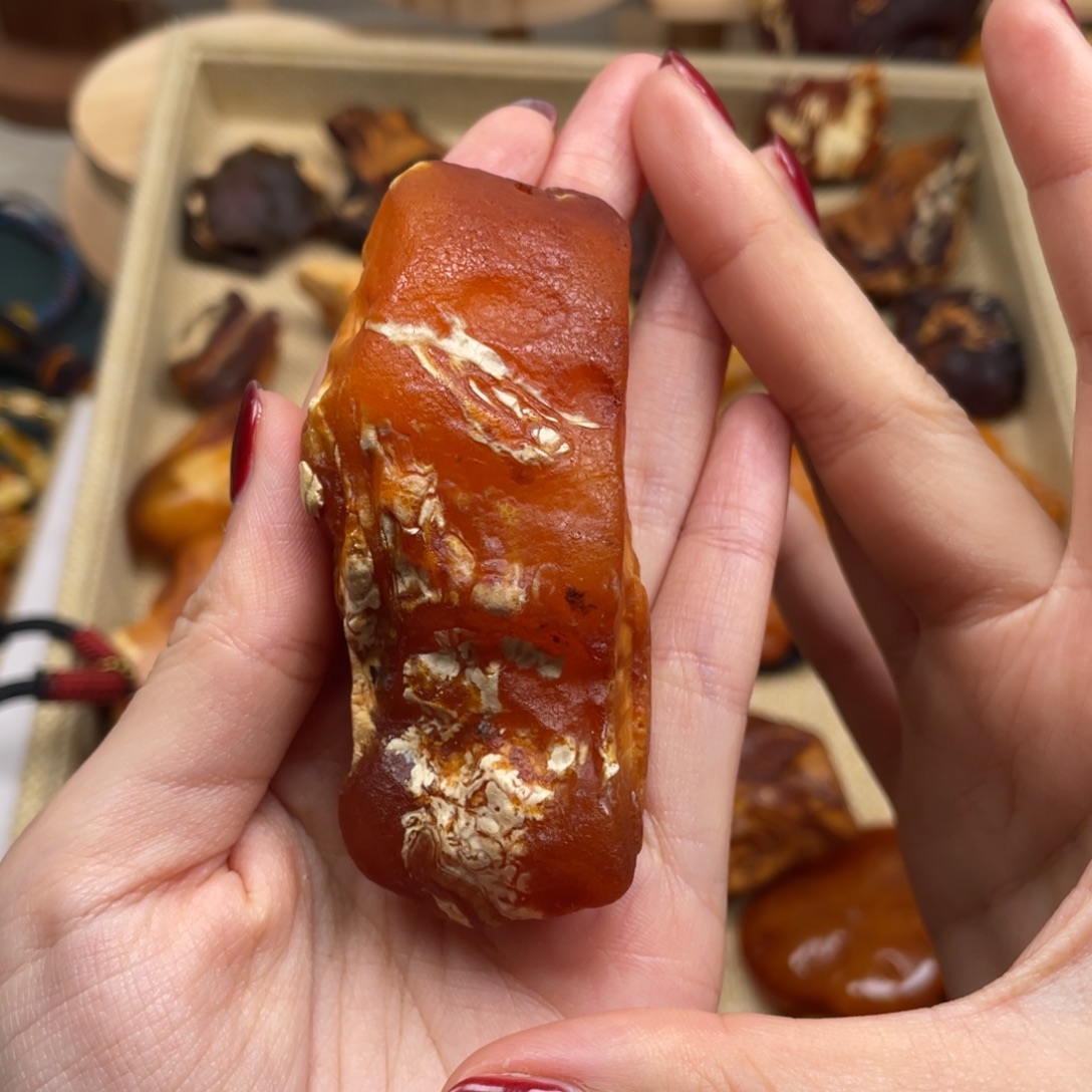 ****薾琥珀未镶嵌珠宝奇石