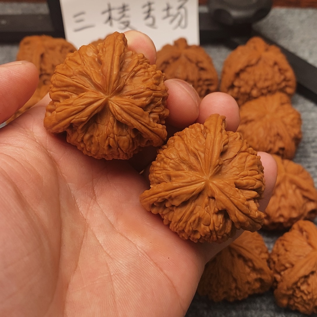 文玩核桃吊坠苏*安精工修复三棱42白奔