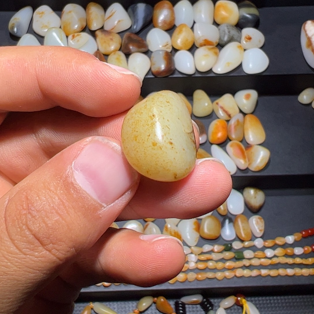 和田玉未镶嵌挂件7.7克无修